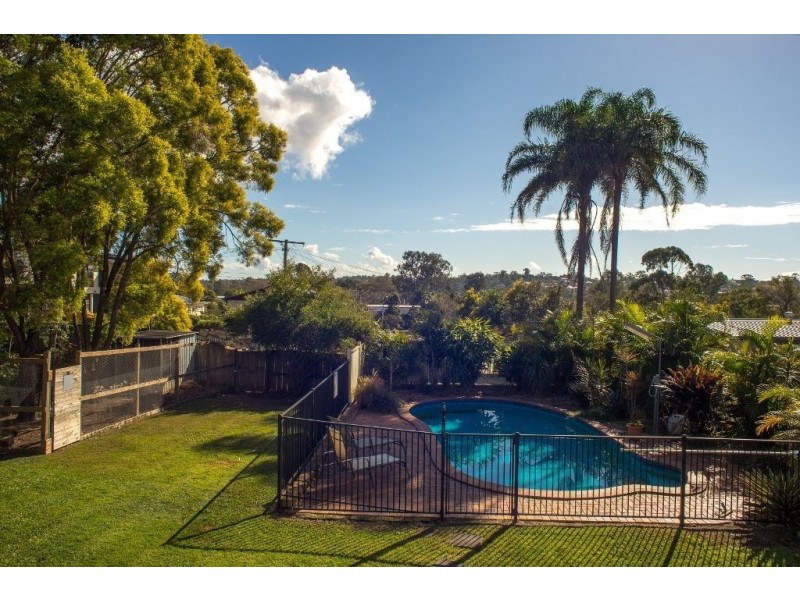 8 Pryde St, Woodend QLD 4305
