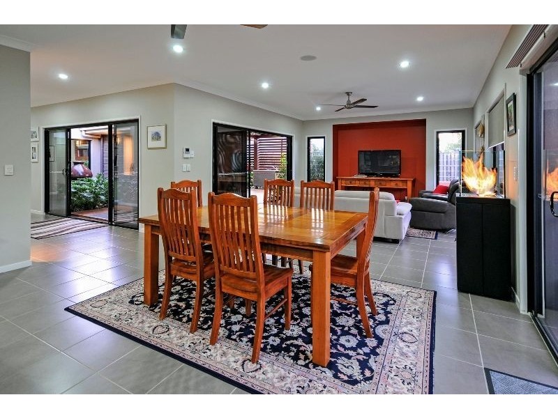 11 Botanic Crescent, Brookwater QLD 4300