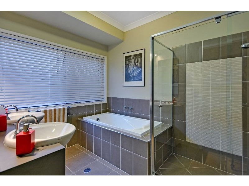 11 Botanic Crescent, Brookwater QLD 4300