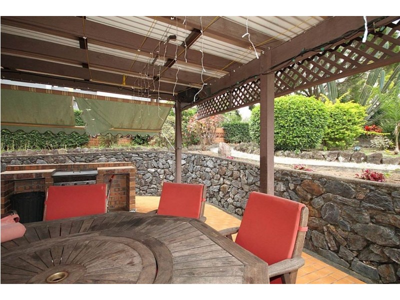 2 Fulton Street, Wishart QLD 4122