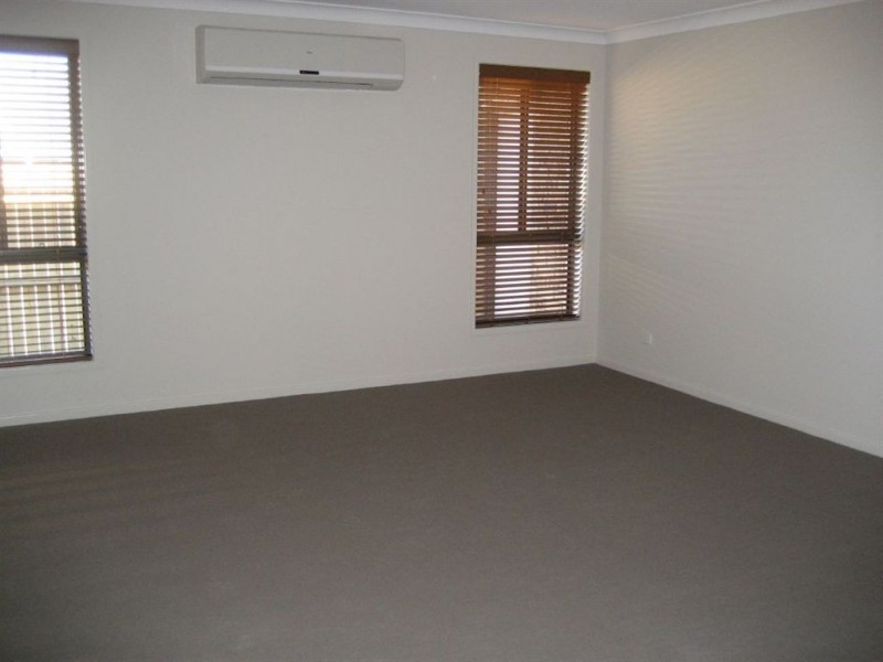 59 Valentine Circuit, Augustine Heights QLD 4300