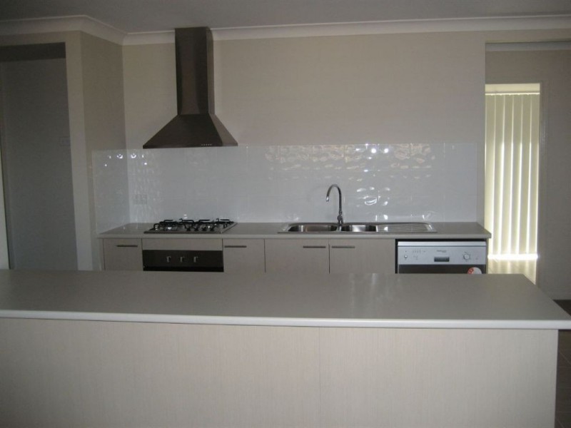 59 Valentine Circuit, Augustine Heights QLD 4300