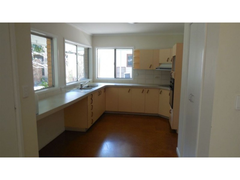 40 Freeman Rd, Durack QLD 4077