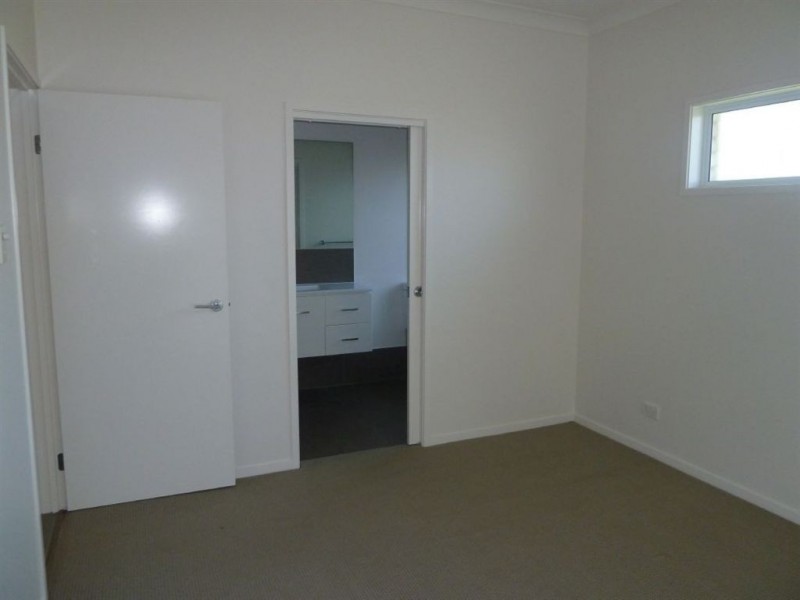 Augustine Heights QLD 4300