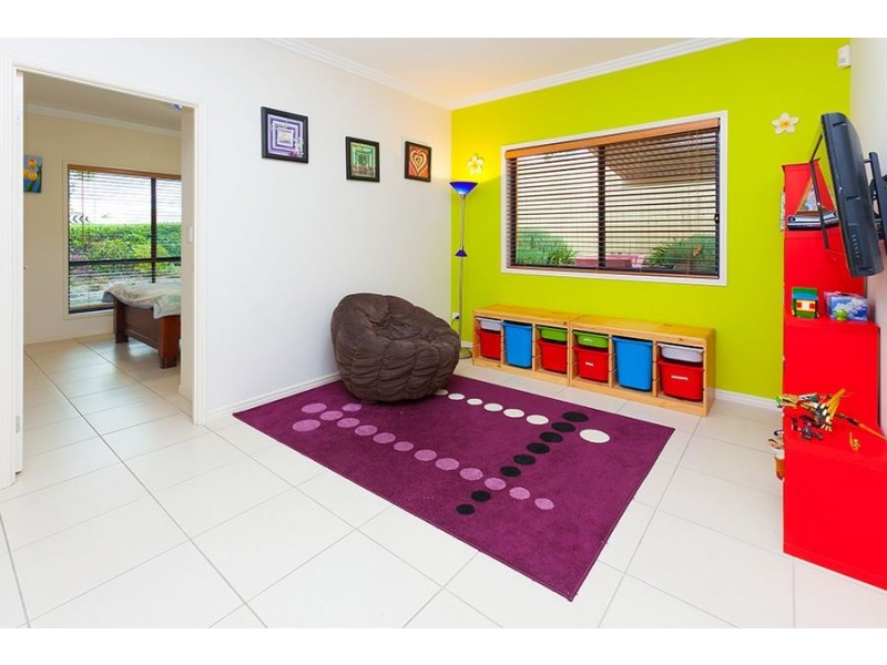 127 Santa Monica Drive, Augustine Heights QLD 4300