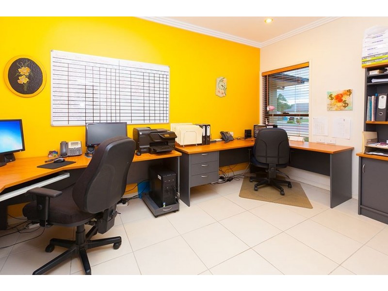 127 Santa Monica Drive, Augustine Heights QLD 4300