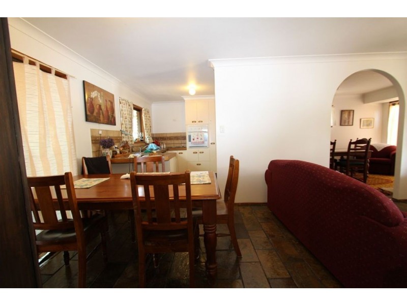 19 Melrose Drive, Flinders View QLD 4305