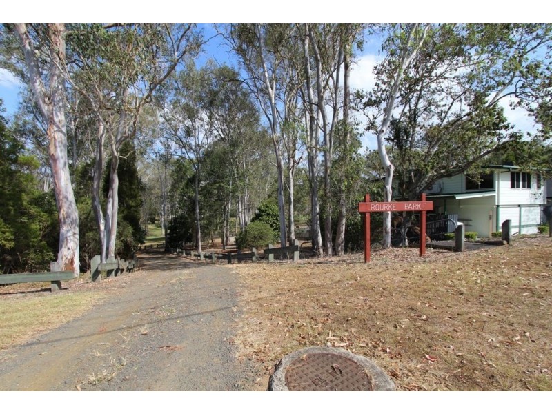 19 Melrose Drive, Flinders View QLD 4305