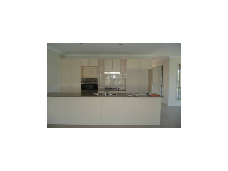 25 Benjamin Court, Yamanto QLD 4305