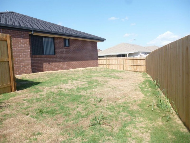 1/5 Robert Place, Yamanto QLD 4305