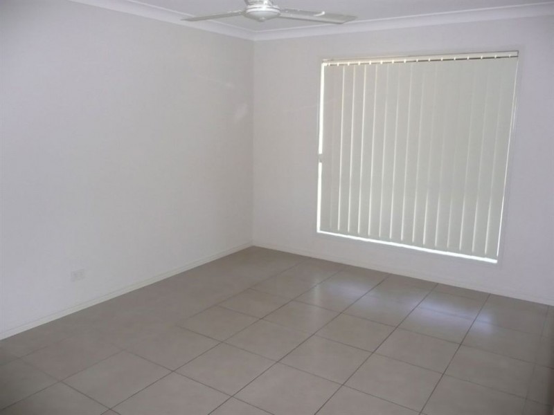 11 Isabella St, Collingwood Park QLD 4301