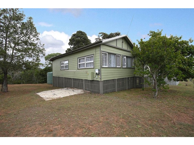 132 Annette Road, Lowood QLD 4311