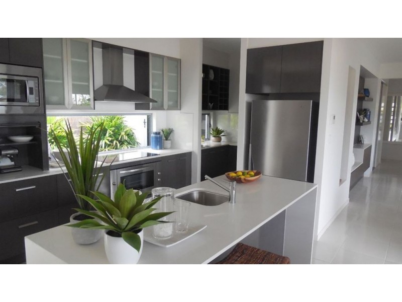 112 Valentine circuit, Augustine Heights QLD 4300