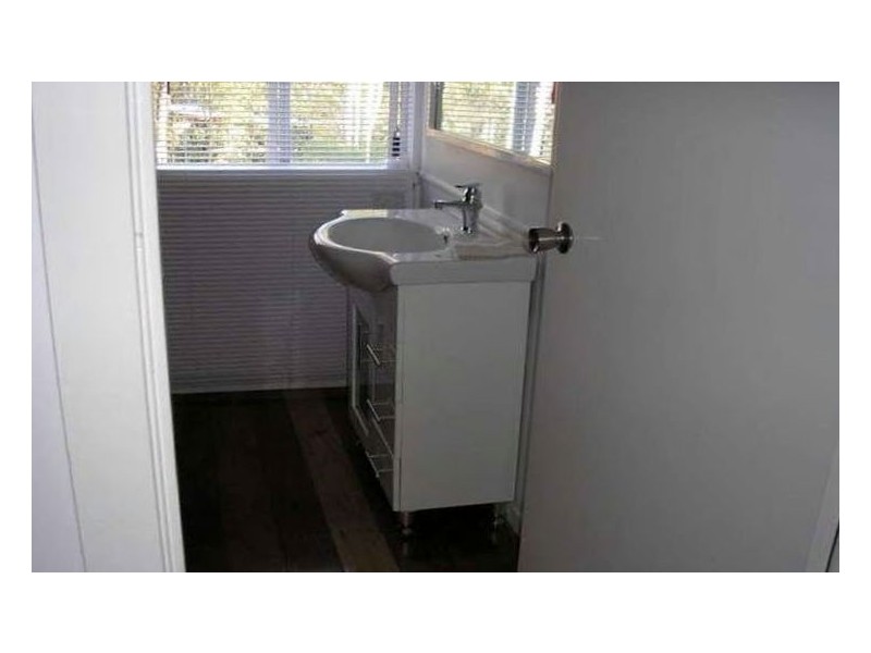 13 Roberts Street, North Ipswich QLD 4305