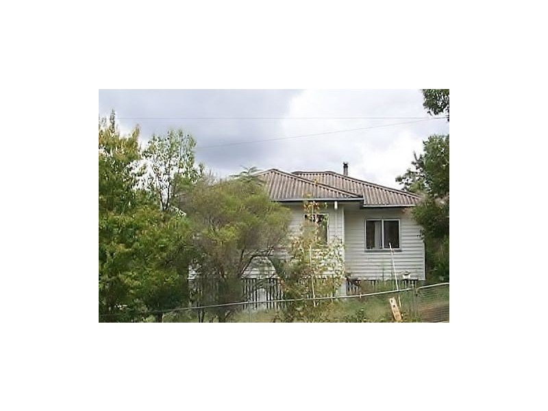 13 Roberts Street, North Ipswich QLD 4305