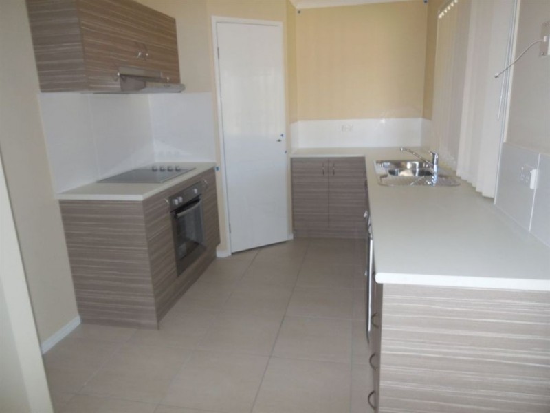 1/8 Robert Place, Yamanto QLD 4305