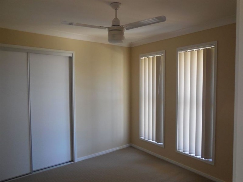 1/8 Robert Place, Yamanto QLD 4305