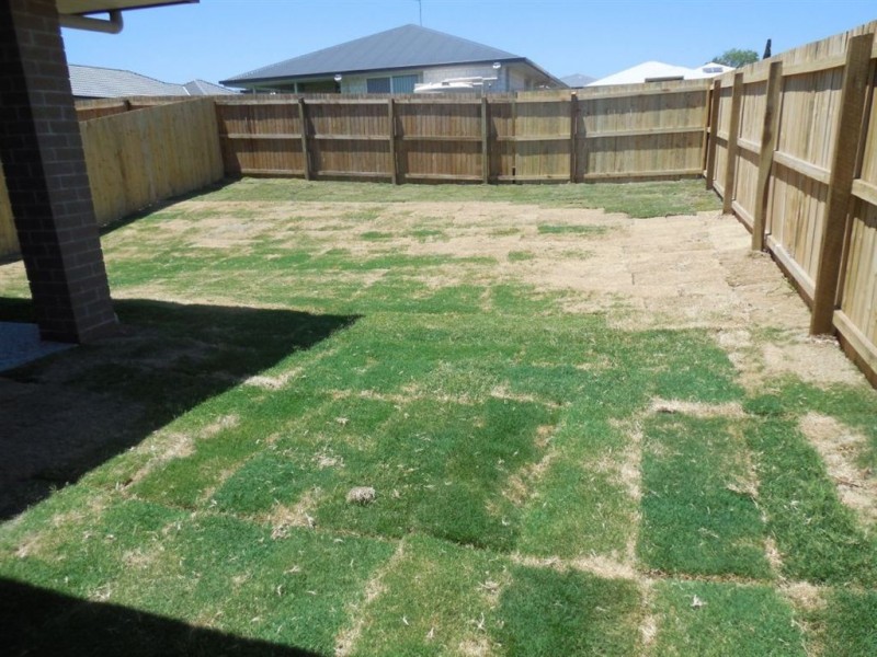 1/8 Robert Place, Yamanto QLD 4305