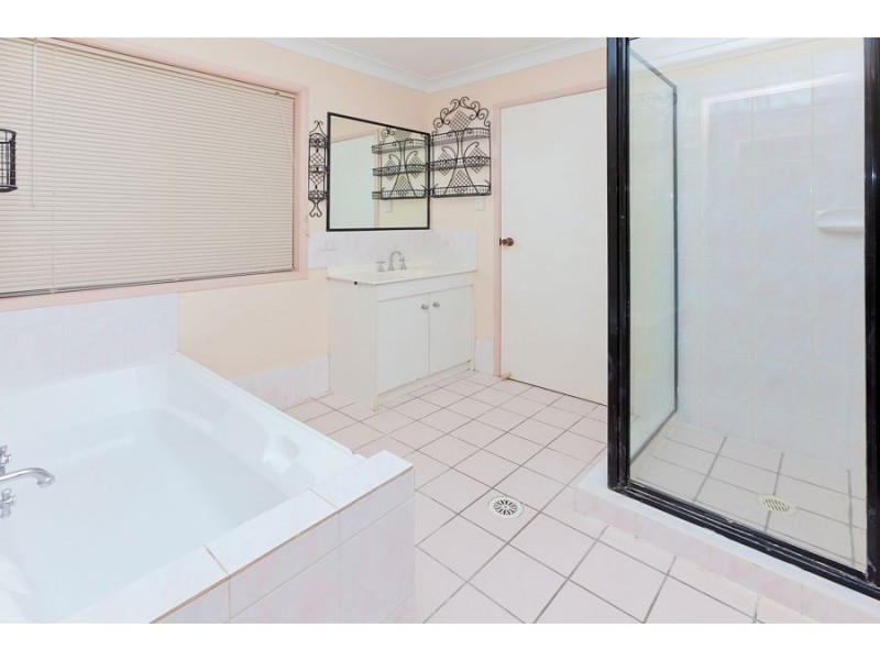 10 Hughes Ct, Collingwood Park QLD 4301