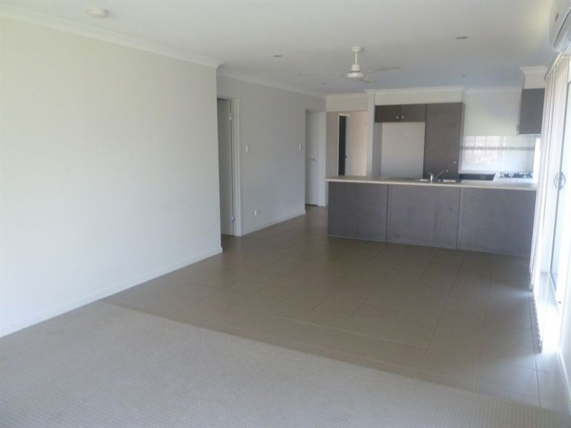 193 Cedar rd, Redbank Plains QLD 4301