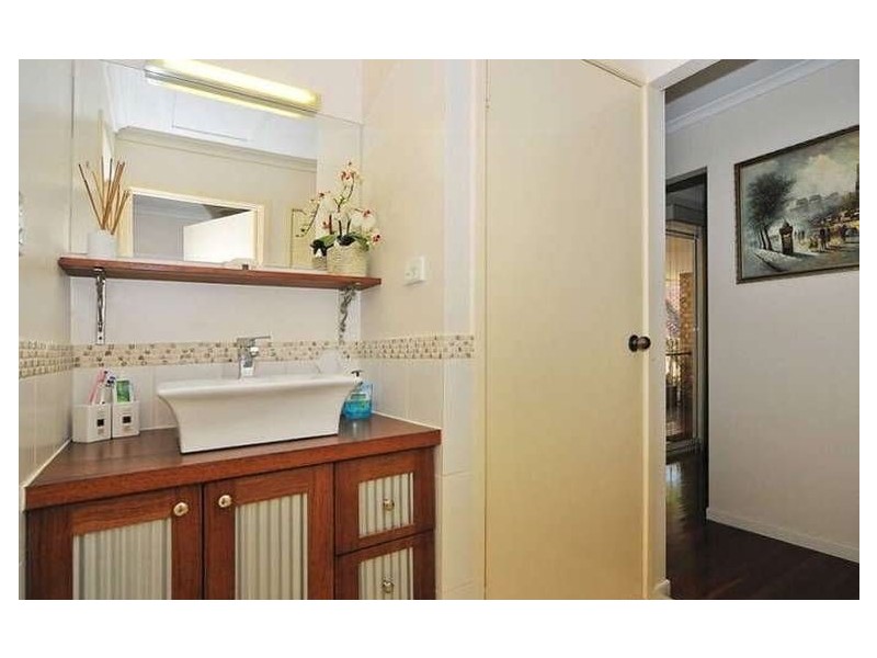 3/60 Cairns, Camira QLD 4300