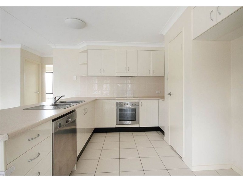 15 Polzin Dr, Goodna QLD 4300