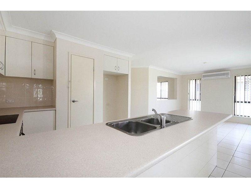 15 Polzin Dr, Goodna QLD 4300