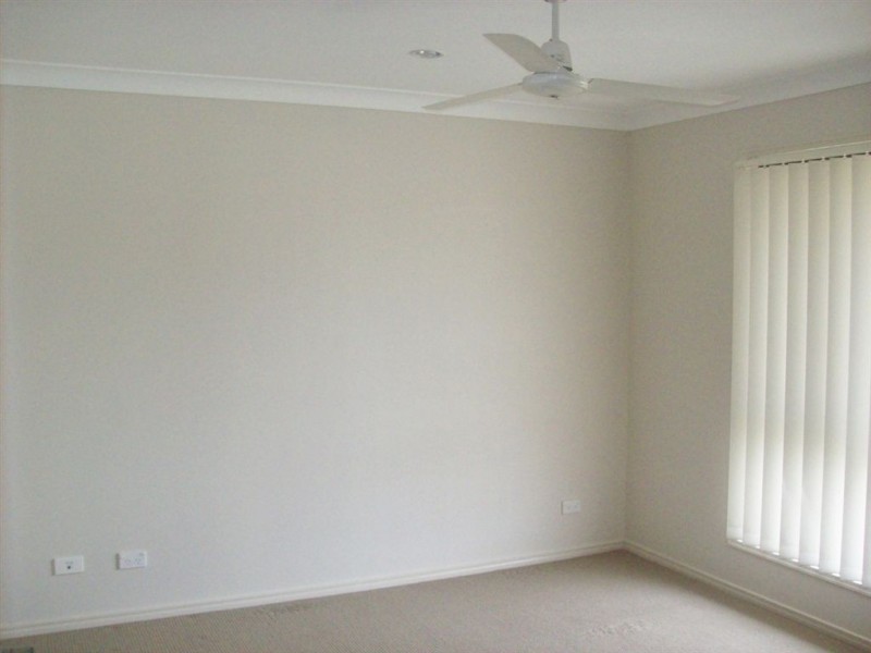 16 Grampian Street, Springfield Lakes QLD 4300