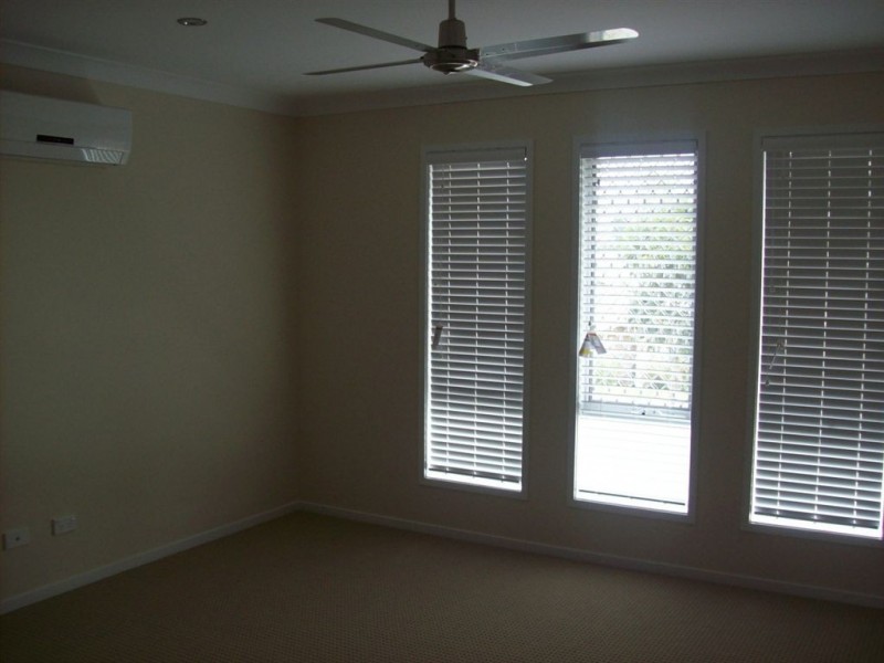 16 Aspect Terrace, Springfield Lakes QLD 4300