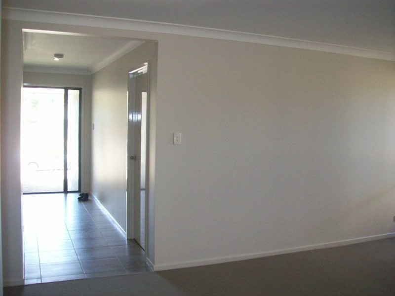 102 Valentine Cir, Augustine Heights QLD 4300