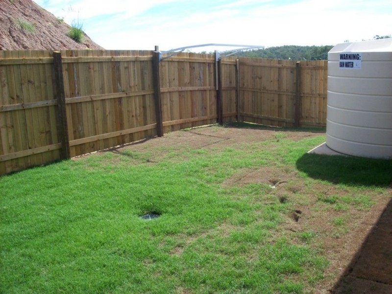 102 Valentine Cir, Augustine Heights QLD 4300
