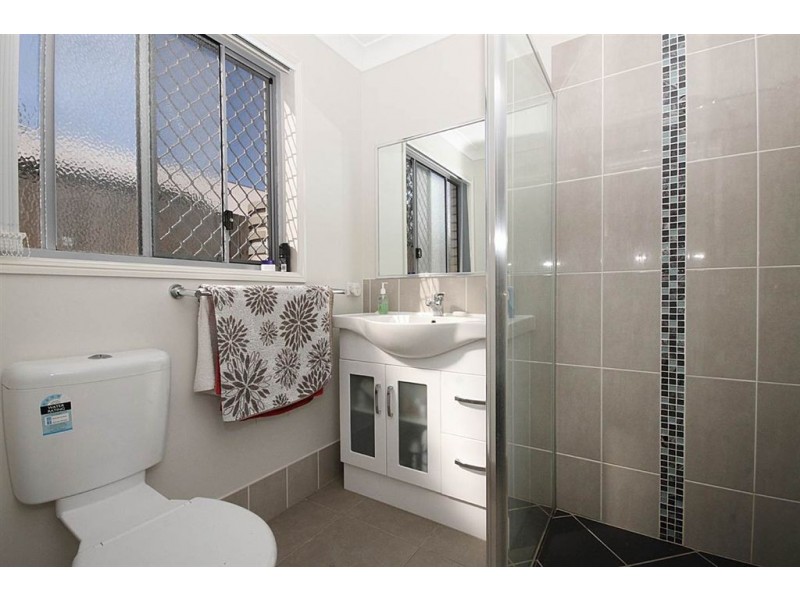 26 Bathersby Cresent, Augustine Heights QLD 4300