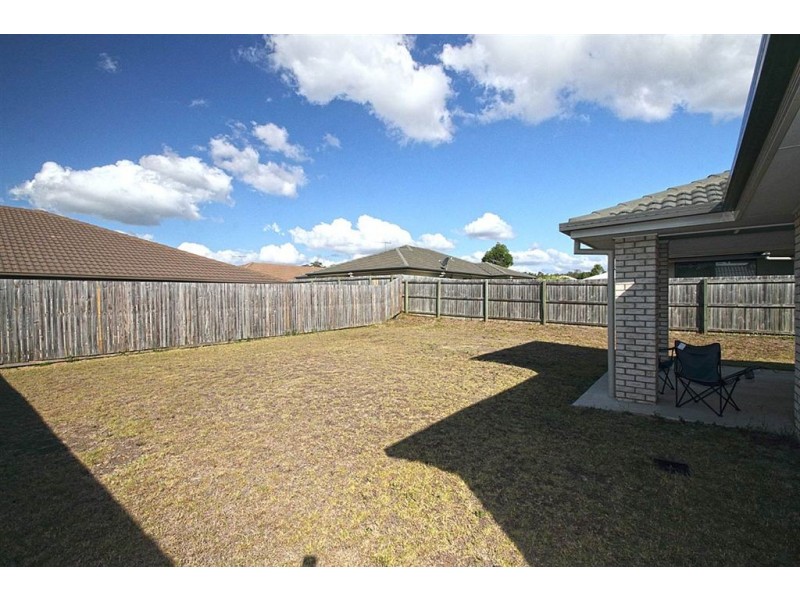 26 Bathersby Cresent, Augustine Heights QLD 4300