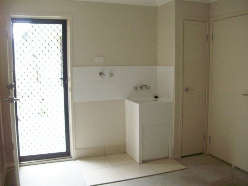 16 Grampian St, Springfield Lakes QLD 4300