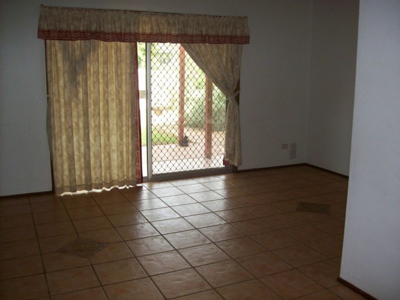 6 karen street, Camira QLD 4300