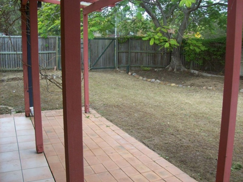 6 karen street, Camira QLD 4300