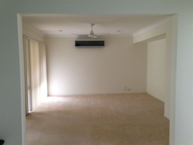 11 Vienne Crt, Springfield QLD 4300