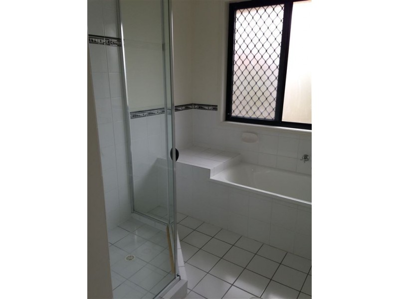 11 Vienne Crt, Springfield QLD 4300