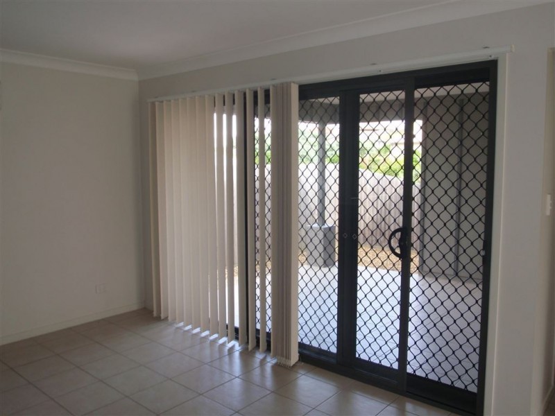 22 Freesia close, Springfield Lakes QLD 4300