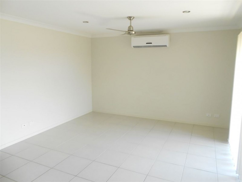 19 Pimento Place, Springfield Lakes QLD 4300