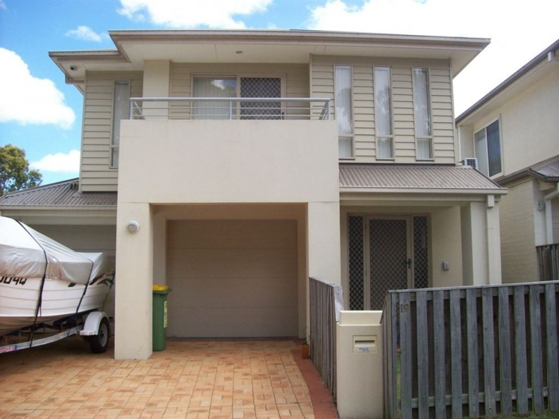 19 Chance Court, Springfield Lakes QLD 4300