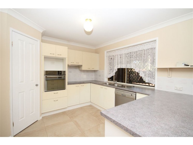 2 Crestwood Drive, Camira QLD 4300