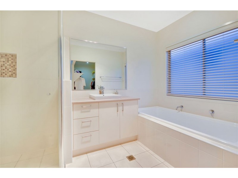 28 Riverine Dr, Springfield Lakes QLD 4300