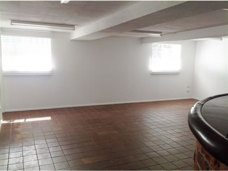 16 Butler Street, Raceview QLD 4305