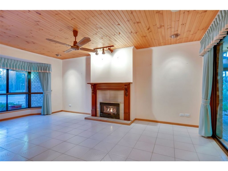 140 Hobury Rd, Greenbank QLD 4124