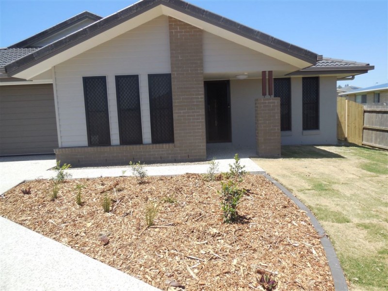 1/8 Robert Pl, Yamanto QLD 4305