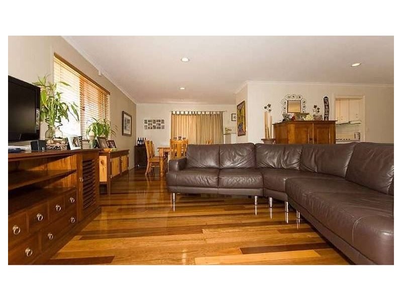 310 Old Logan Road, Camira QLD 4300