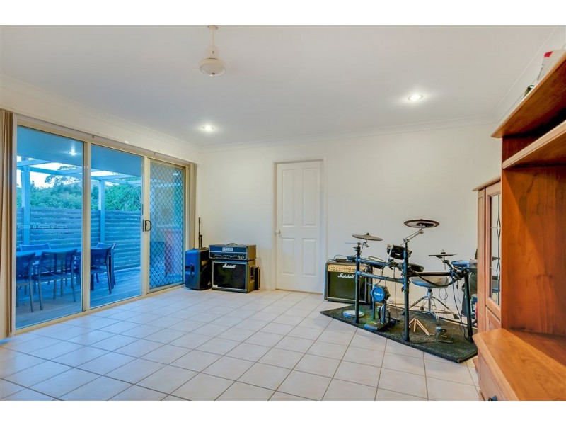 6 Seanna Place, Brookwater QLD 4300