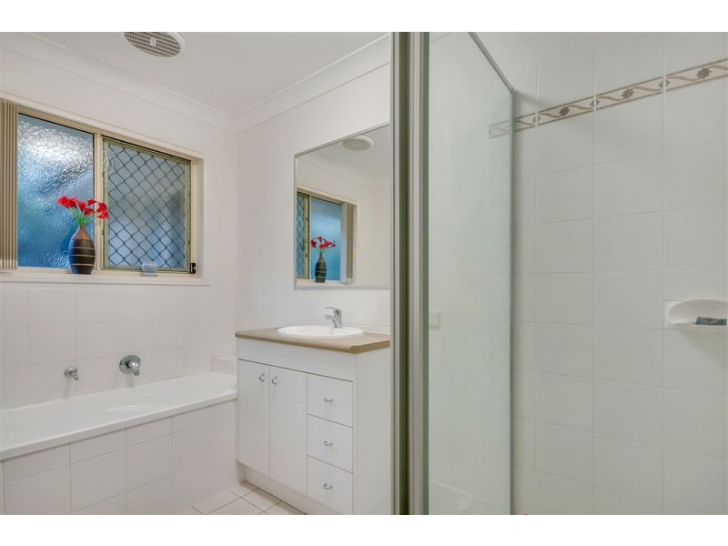 6 Seanna Place, Brookwater QLD 4300