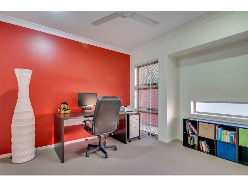 18 Barrington Street, Springfield Lakes QLD 4300